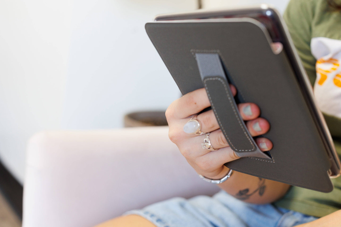Pride Clear Back and Handstrap Kindle Case