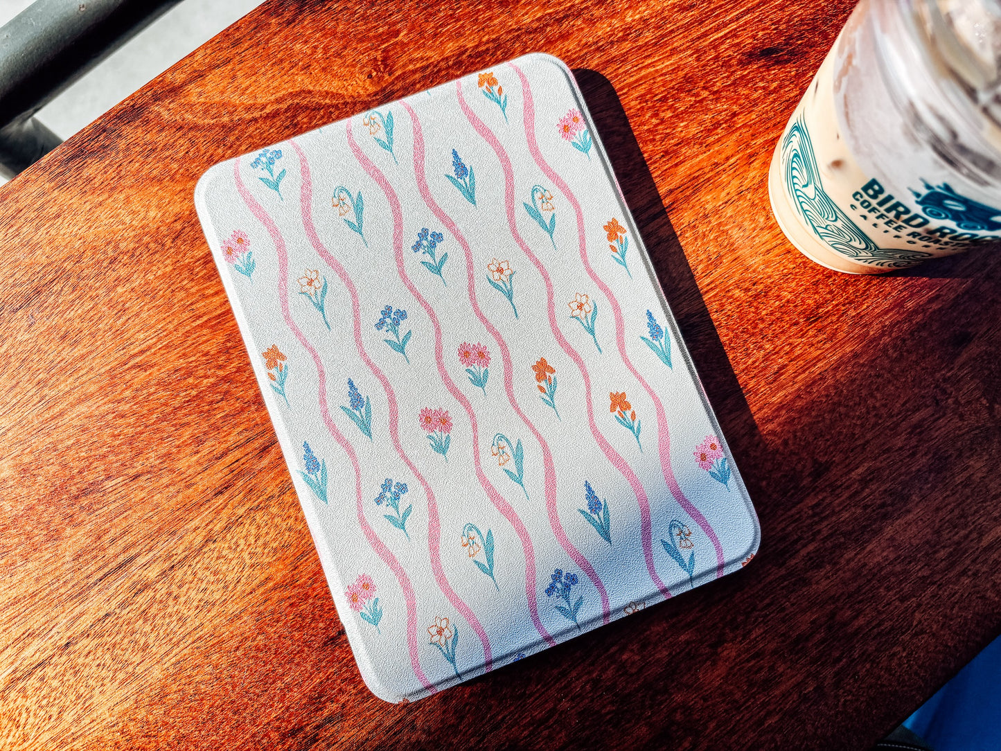 Floral Waves Kindle Case